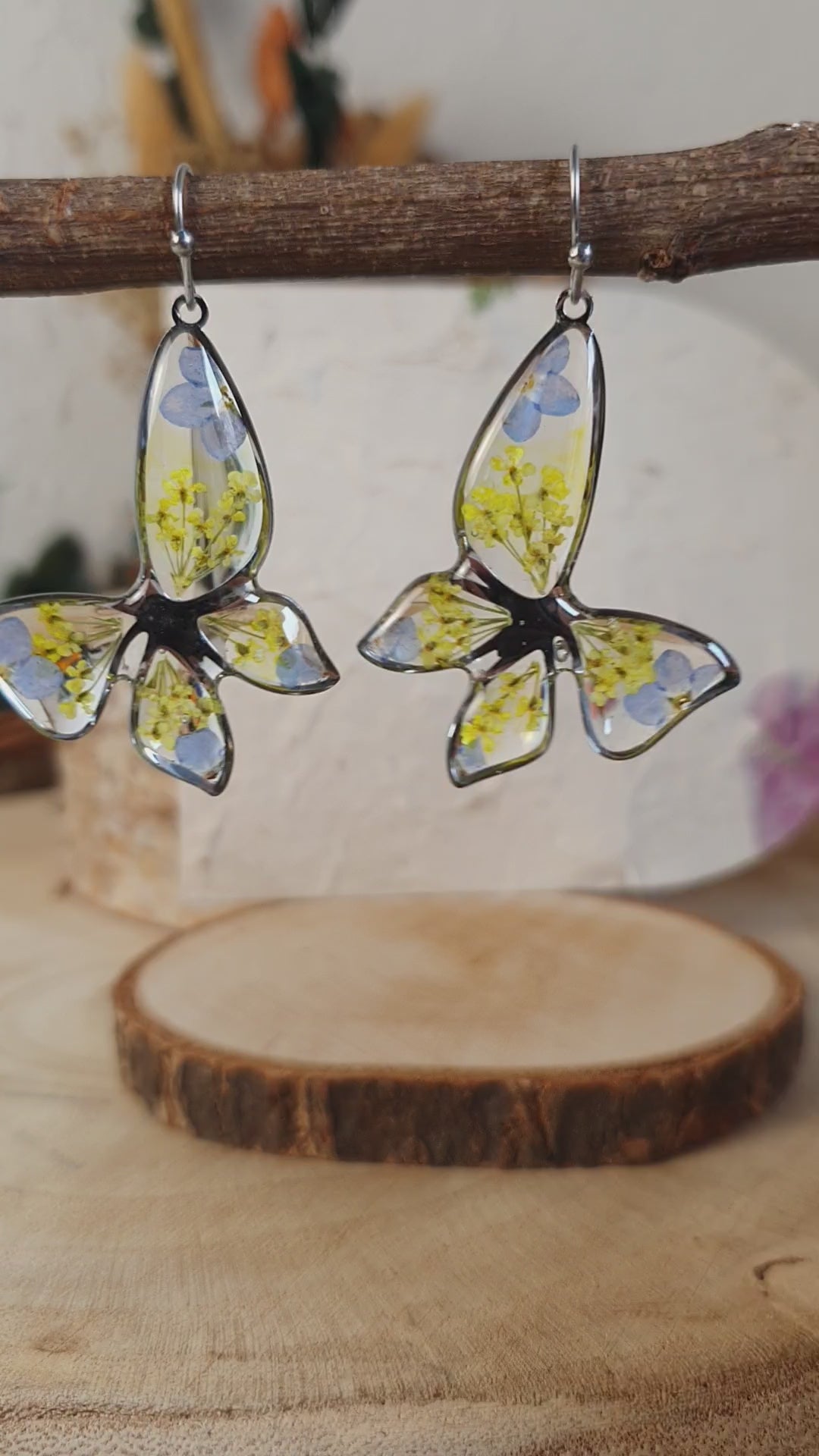 Mariposa florecida.